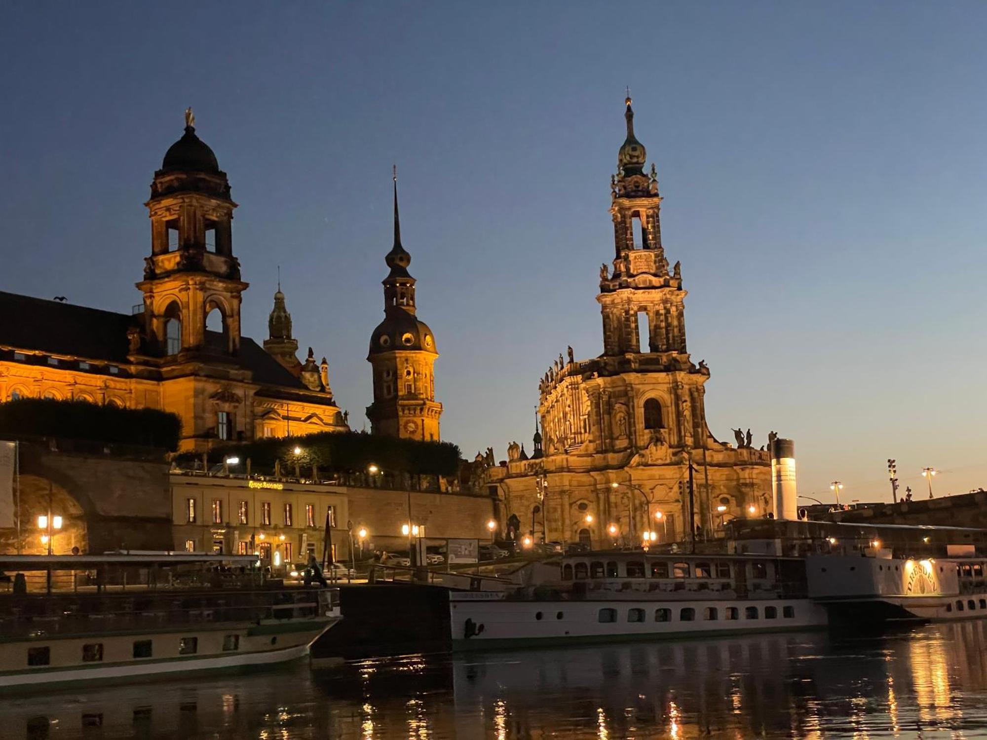 Ferienwohnungen Landeskrone Dresden Ngoại thất bức ảnh